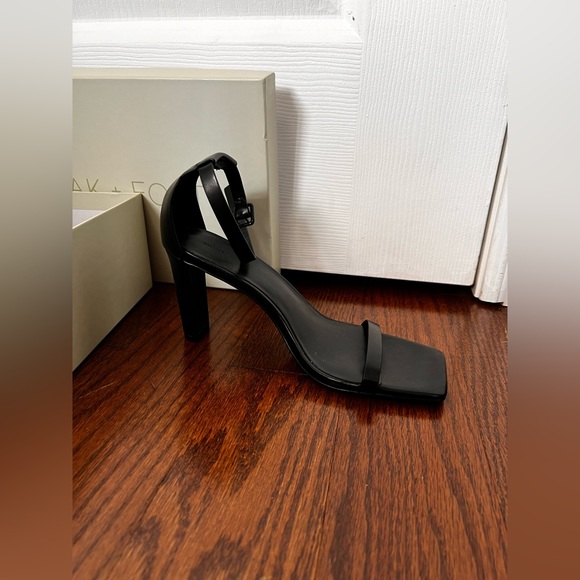 Oak + Fort Heels - Picture 3 of 6